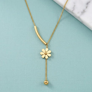 Daisy Bloom 18K Gold Plated Stainless Steel Pendant Necklace for Women image 3